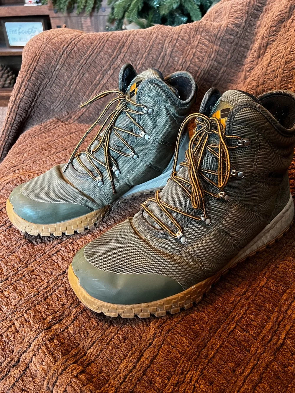 Columbia Men's Fairbanks Omni-Heat winter boots (Size 12)
